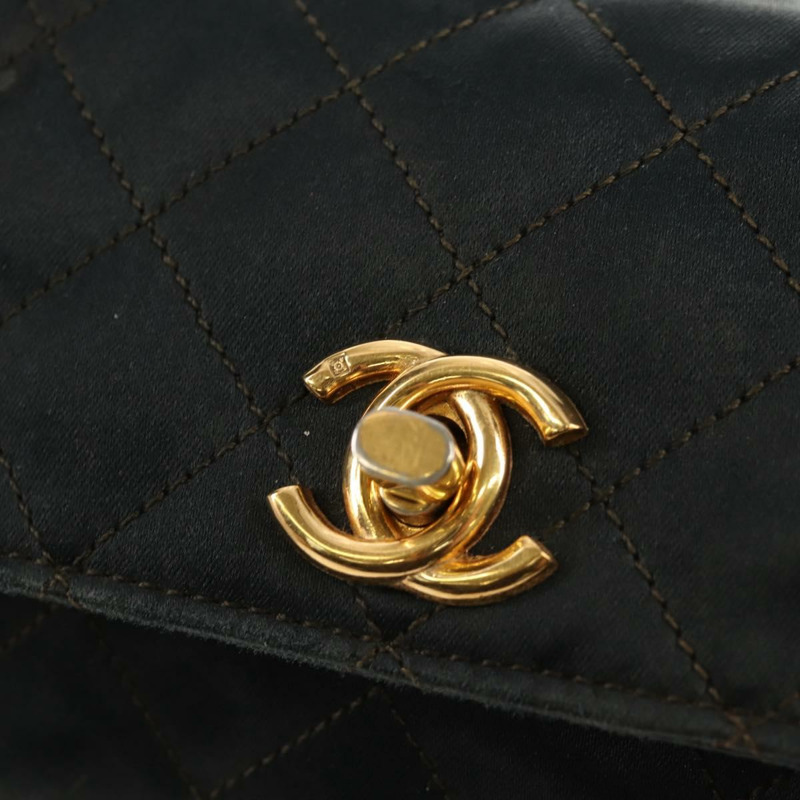 【日本直送】香奈兒迷你絎縫18鏈條肩背包，緞面黑色，金色雙C標誌，正品編號159010V-18