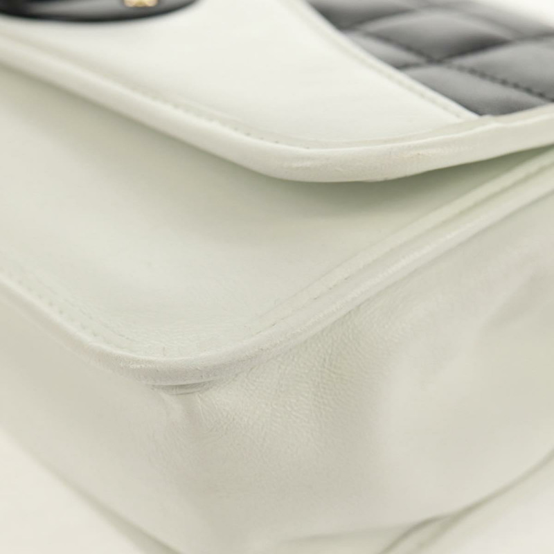 【日本直送】香奈兒 Choco Bar 鏈條肩背包，羊皮材質，黑色/白色，CC 標誌，正品編號 159582V-15