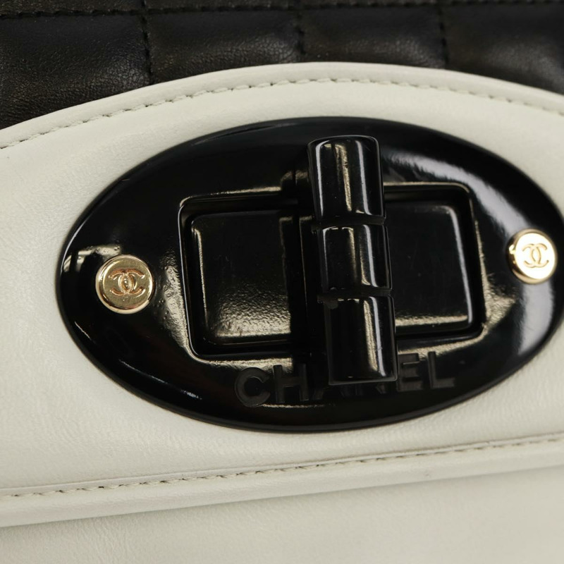 【日本直送】香奈兒 Choco Bar 鏈條肩背包，羊皮材質，黑色/白色，CC 標誌，正品編號 159582V-18