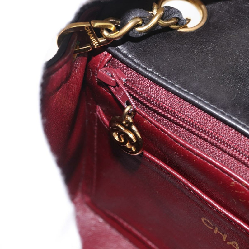 【日本直送】香奈兒 (CHANEL) 絎縫鏈條單肩包，羊皮材質，金色/黑色，CC標誌，正品編號 158863SAV-24