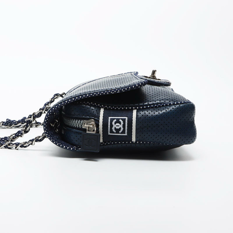 香奈兒 2004 年運動系列鏈條旋扣肩背包，海軍藍，WS11677-2