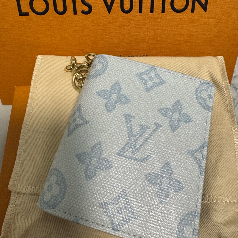 LV Charms 口袋錢包-0