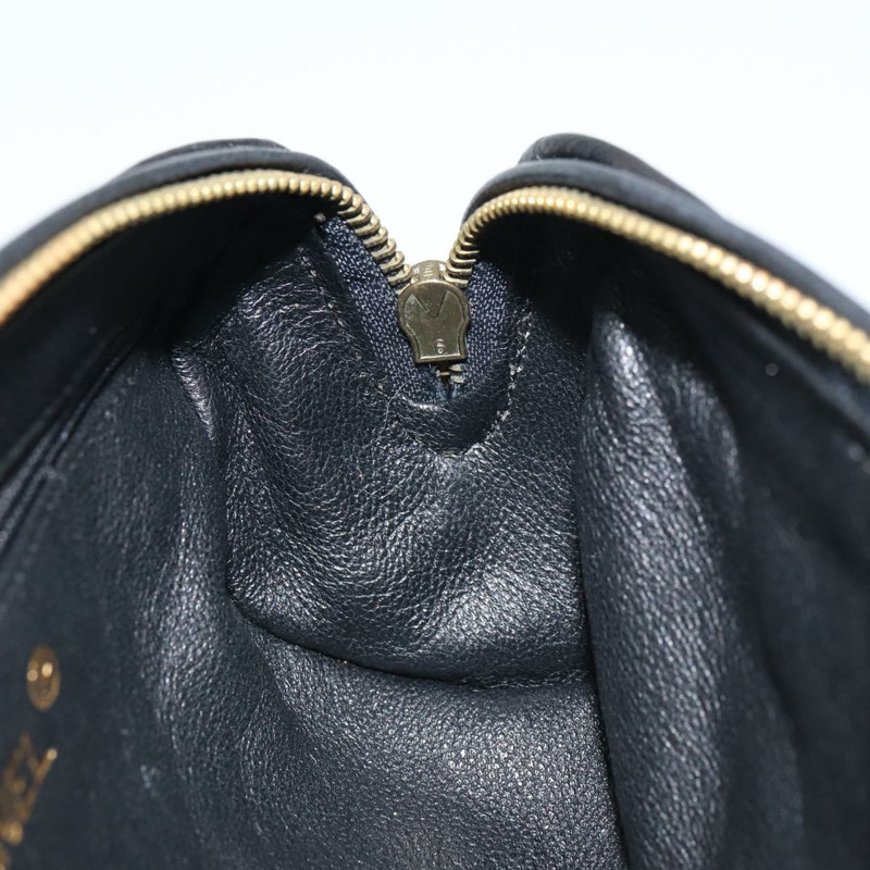 【日本直送】香奈兒 (CHANEL) Matelasse 絨面手拿包 黑色 金色 CC 標誌 Auth 161194V-17