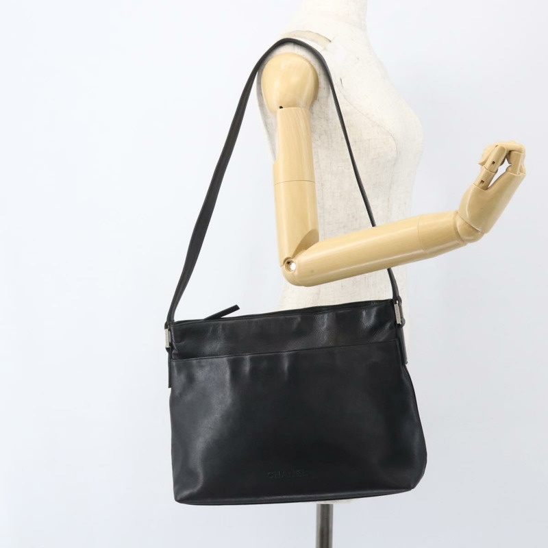 【日本直送】香奈兒黑色銀色雙C標誌皮革單背包 正品 BA9339-21