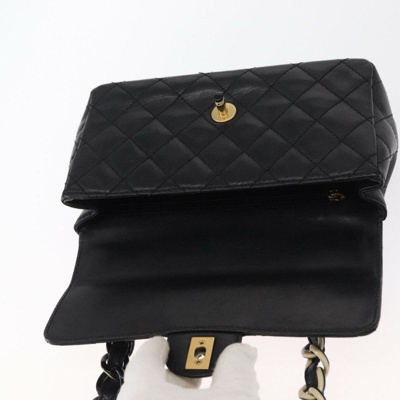 【日本直送】香奈兒鏈絎縫20吋Boy Chanel包，羊皮材質，黑色銀色雙C標誌，正品ka1271V-17