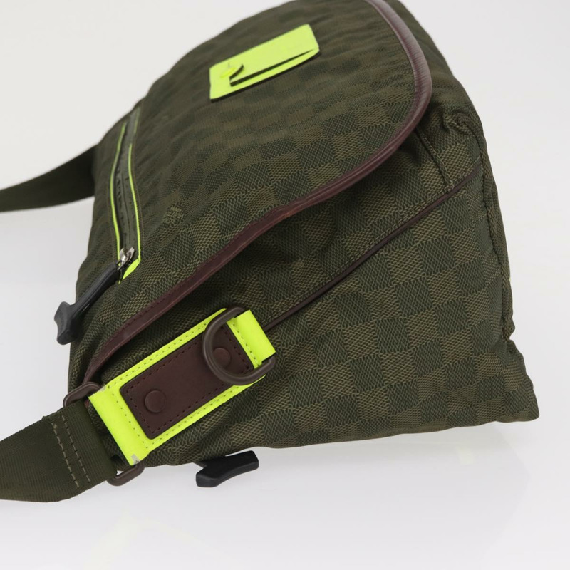 【日本直送】路易威登 Damier Challenge 尼龍斜背包 卡其色 N41239 正品 mr1791-3
