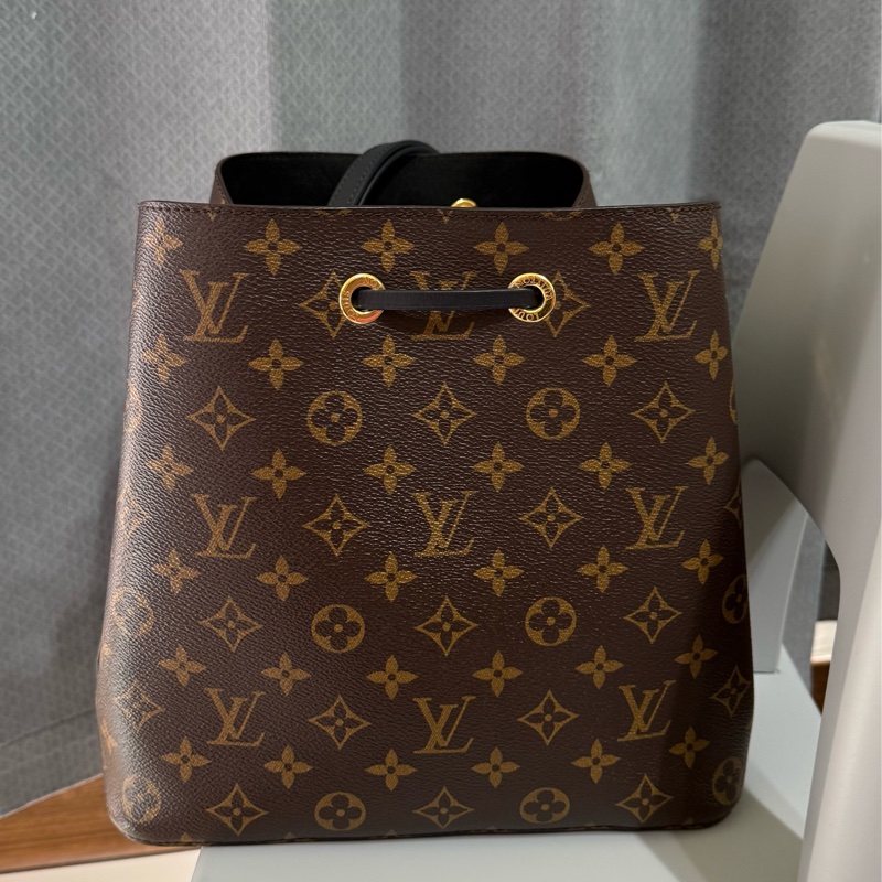 Lv水桶包 黑色 芯片款-6