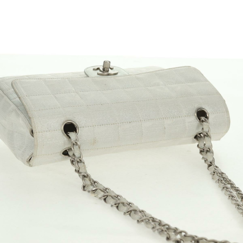 【日本直送】香奈兒新款旅行系列 Choco Bar 25 鏈條包 尼龍銀色 CC 標誌 Auth 165427V-5