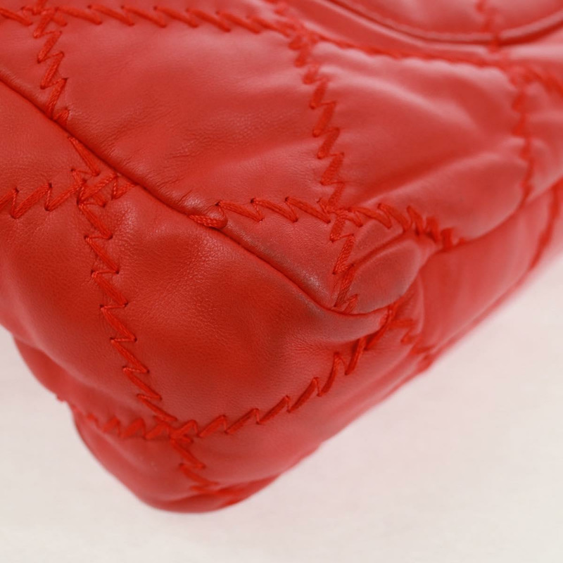 【日本直送】香奈兒 Ultra Stitch 鏈條肩背包，羊皮材質，紅色，銀色雙C標誌，貨號 165469M-16