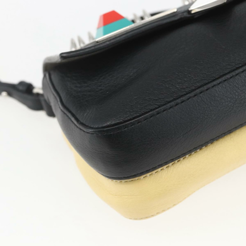 【日本直送】FENDI 鏈條雙排迷你法國棍包 皮革 2way 黑色 米色 Auth ka1695M-16