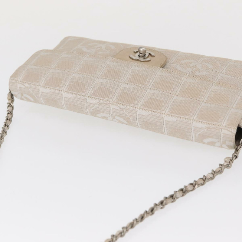 【日本直送】香奈兒新旅行系列鏈條單肩背包 尼龍 米色 銀色 CC 標誌 正品 ka1609SAV-13