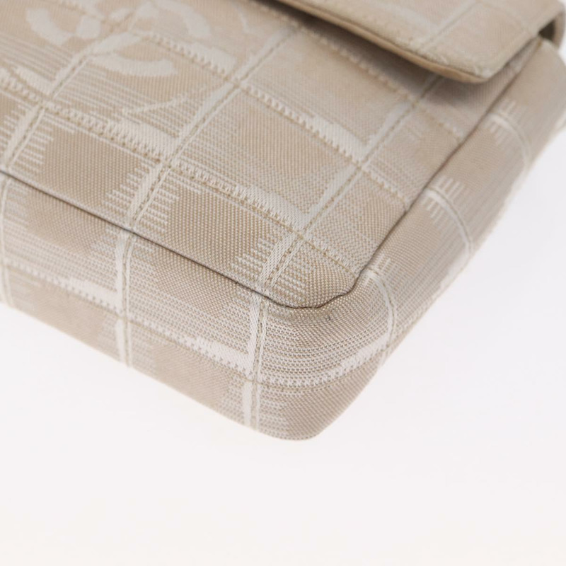 【日本直送】香奈兒新旅行系列鏈條單肩背包 尼龍 米色 銀色 CC 標誌 正品 ka1609SAV-16