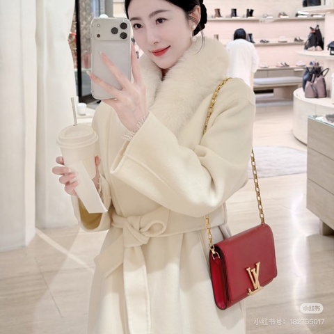 LV 紅金大logo皮革肩背腋下鏈條包2.5*15*3.5 98新配件塵袋