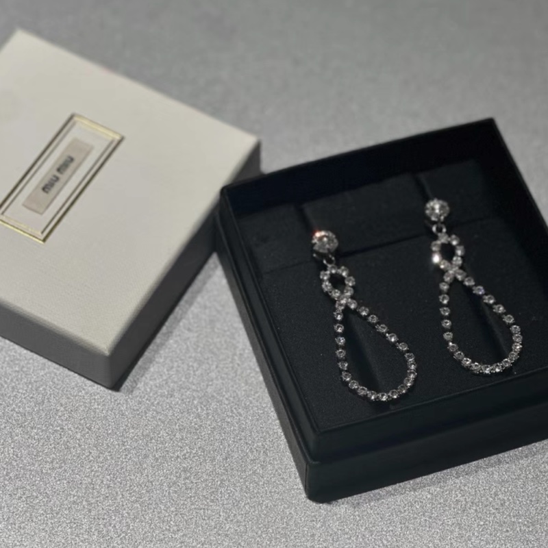 【99新 ✨ 全網最低價！】Miu Miu耳飾 耳釘 全鑽款 Full Set（下單前先詢問庫存❗️）-1