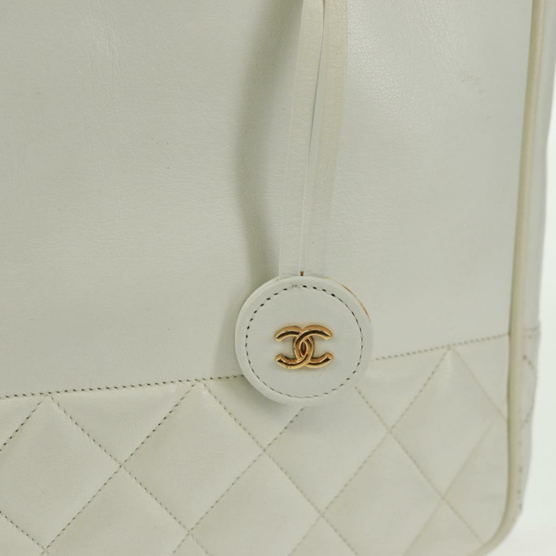 【日本直送】香奈兒 (CHANEL) 絎縫鏈條肩背包，羊皮材質，白色，金色，CC標誌，貨號168177V-18
