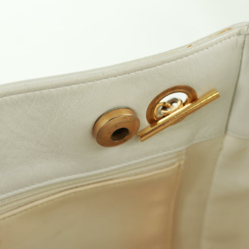 【日本直送】香奈兒 (CHANEL) 絎縫鏈條肩背包，羊皮材質，白色，金色，CC標誌，貨號168177V-19