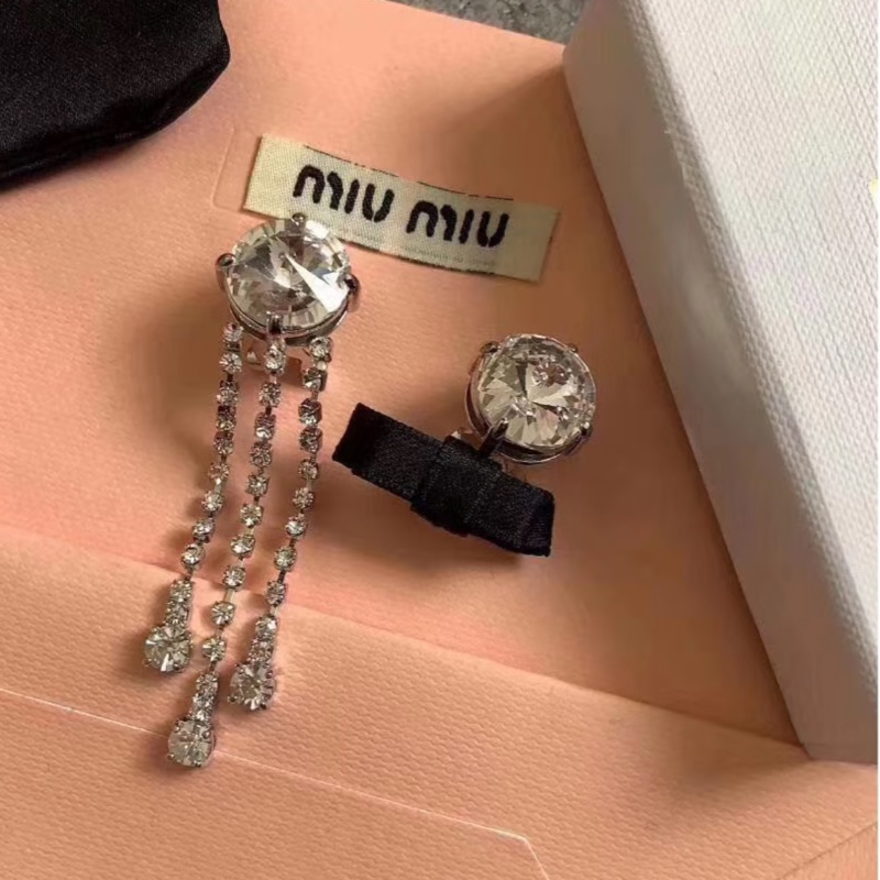 【99新 ✨ 全網最低價！】Miu Miu流蘇鑽石耳飾 耳釘 全鑽款 Full Set（下單前先詢問庫存❗️）-0