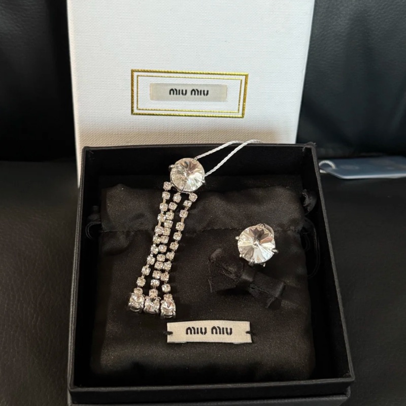 【99新 ✨ 全網最低價！】Miu Miu流蘇鑽石耳飾 耳釘 全鑽款 Full Set（下單前先詢問庫存❗️）-4