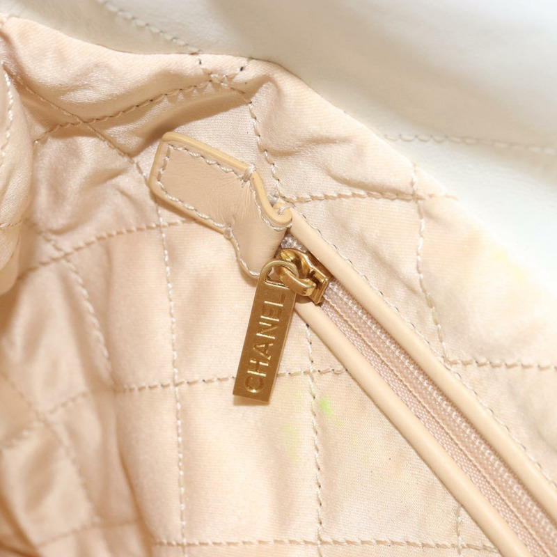 【日本直送】香奈兒 Chanel 22 小號鏈條包 小牛皮 白色 金色 CC 標誌 正品 BA10321SAM-21