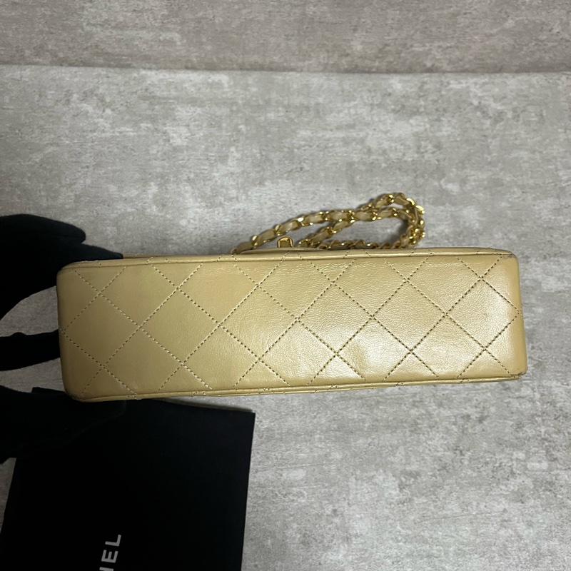 正品 Chanel vintage cf奶茶色金釦-4