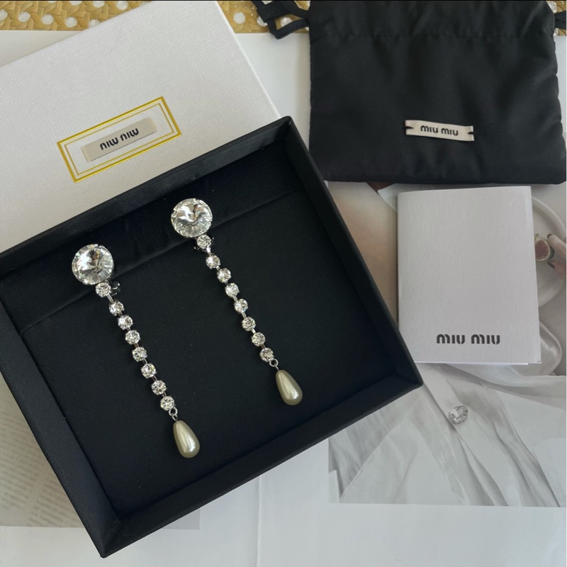 【99新 ✨ 全網最低價！】Miu Miu耳飾 水鑽流蘇長款 Full Set耳飾 耳釘 全鑽款（下單前先詢問庫存❗️）-1