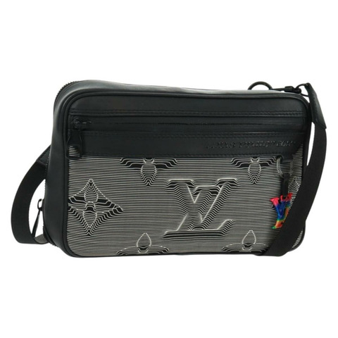 路易威登（LOUIS VUITTON）黑色皮革可擴展斜背包 M55698 LV Auth 170737M