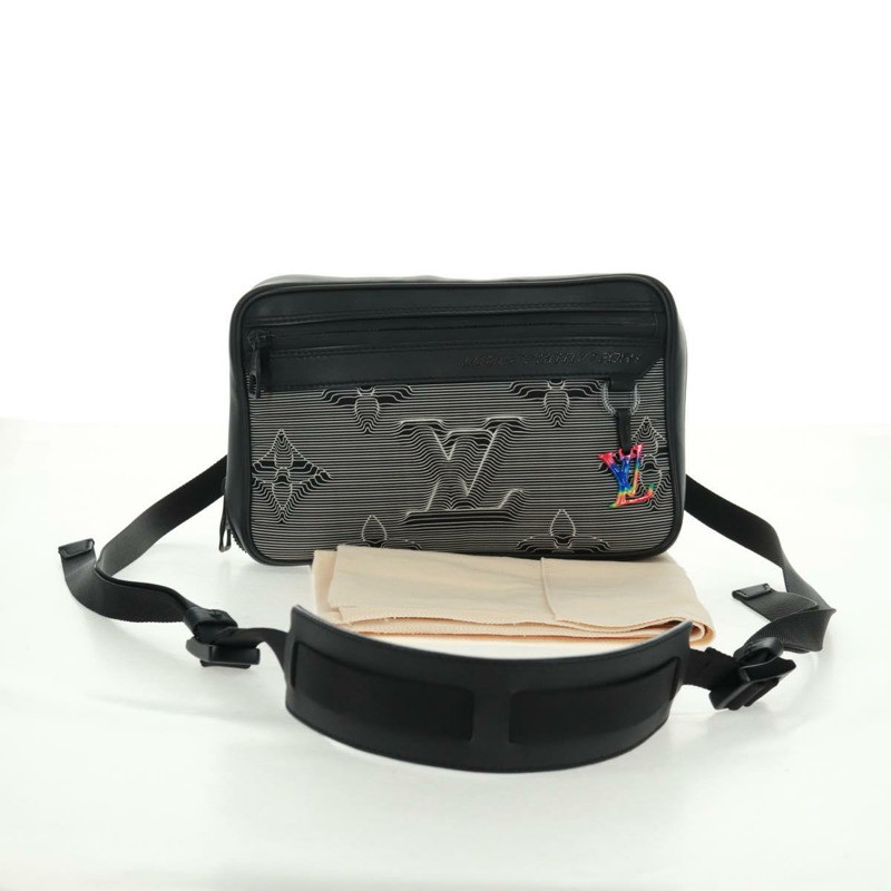 【日本直送】路易威登（LOUIS VUITTON）黑色皮革可擴充斜背包 M55698 LV 正品 170737M-11