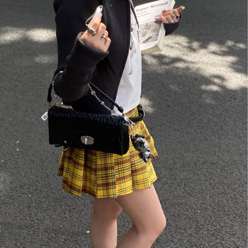 【95新 ✨ 全網最低價！】Miu Miu珍珠肩帶鏈條包 經典小香風（下單前先詢問庫存❗️）-1