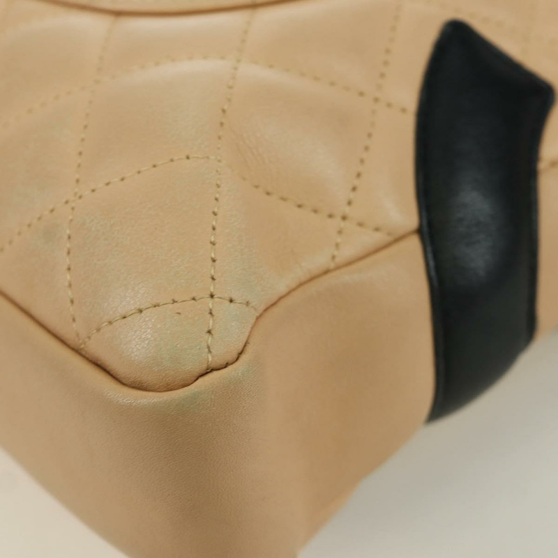 【日本直送】香奈兒 Cambon 系列絎縫單肩包，羊皮材質，米色/黑色，CC 認證，型號 am10849V-14