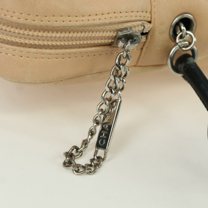 【日本直送】香奈兒 Cambon 系列絎縫單肩包，羊皮材質，米色/黑色，CC 認證，型號 am10849V-16