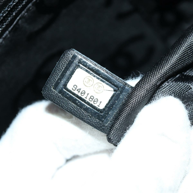 【日本直送】香奈兒 Cambon 系列絎縫單肩包，羊皮材質，米色/黑色，CC 認證，型號 am10849V-23