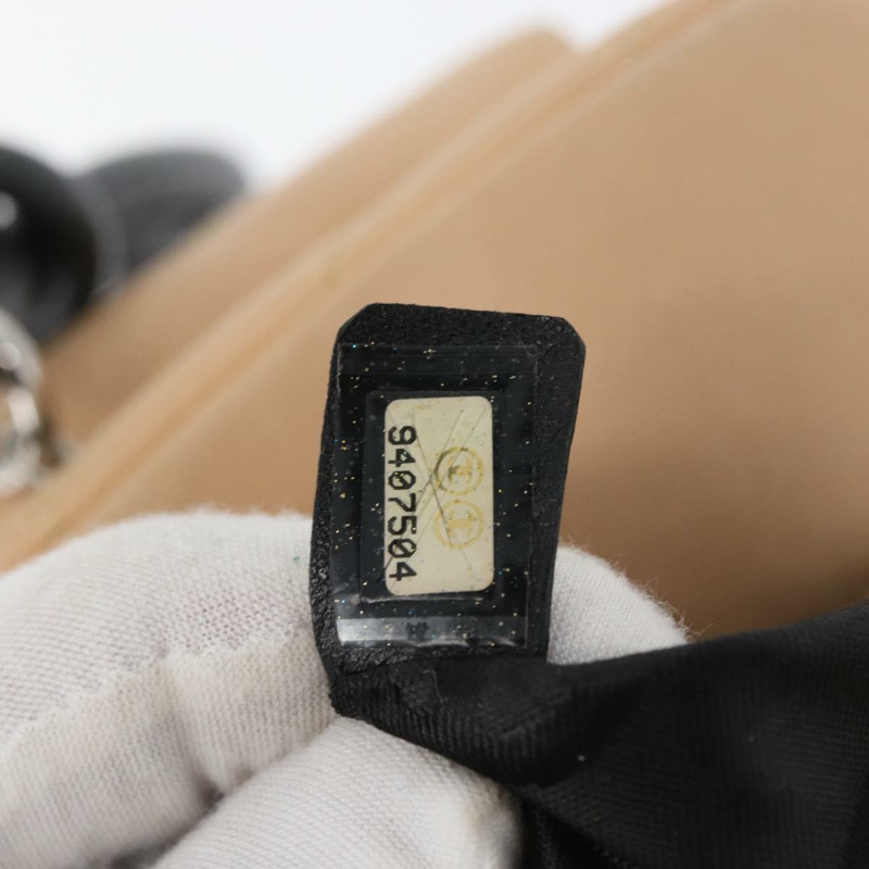 【日本直送】香奈兒 Cambon 系列絎縫手提包，米色皮革，銀色雙C標誌，正品編號 171502SAV-23