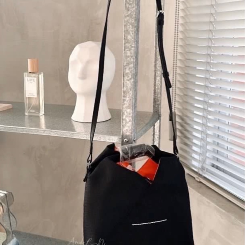 MM6 Maison Margiela 尼龍斜揹小包-9