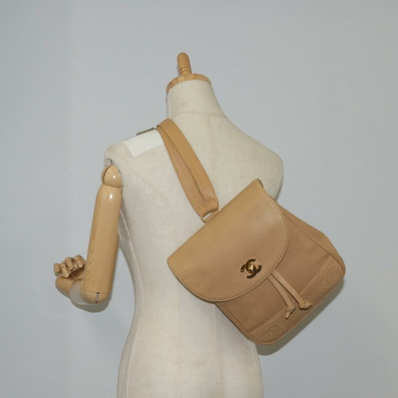 【日本直送】香奈兒肩背包 小牛皮 米色 金色 CC 認證 kk466V-32