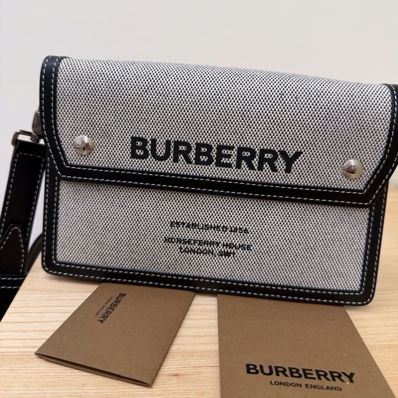 內裡膜都還在 無瑕疵 9.9新 Burberry 基本款 男女 斜背包-0