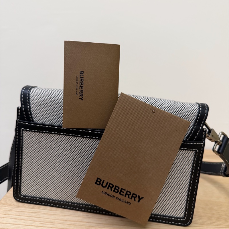 內裡膜都還在 無瑕疵 9.9新 Burberry 基本款 男女 斜背包-6