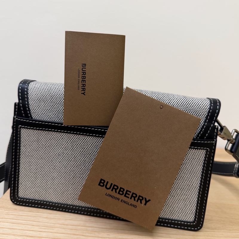 內裡膜都還在 無瑕疵 9.9新 Burberry 基本款 男女 斜背包-8