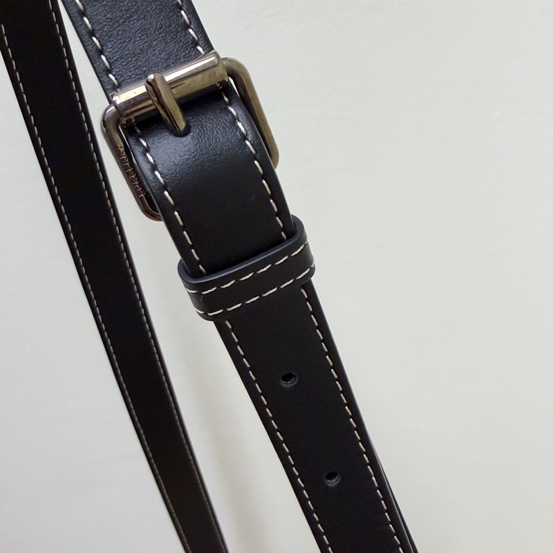 內裡膜都還在 無瑕疵 9.9新 Burberry 基本款 男女 斜背包-12