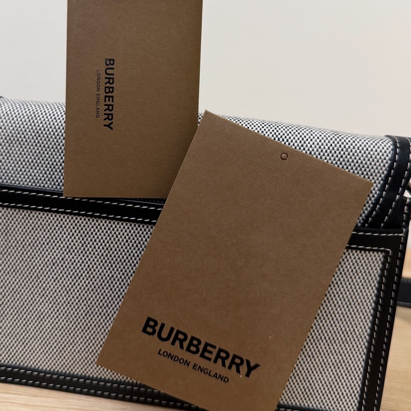 內裡膜都還在 無瑕疵 9.9新 Burberry 基本款 男女 斜背包-17