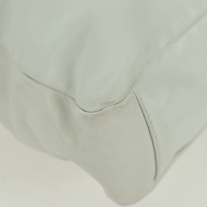 【日本直送】香奈兒 (CHANEL) 皮革雙肩包 白色金色 CC 標誌 Auth mr2057V-12