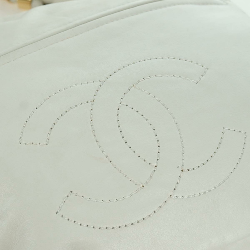 【日本直送】香奈兒 (CHANEL) 皮革雙肩包 白色金色 CC 標誌 Auth mr2057V-16