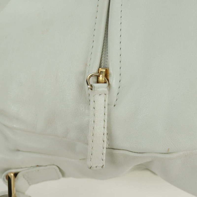 【日本直送】香奈兒 (CHANEL) 皮革雙肩包 白色金色 CC 標誌 Auth mr2057V-17