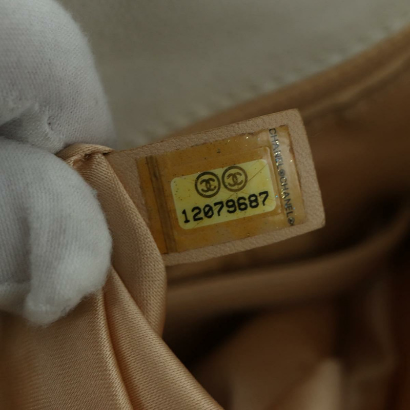 【日本直送】香奈兒 (CHANEL) 皮革雙肩包 白色金色 CC 標誌 Auth mr2057V-26