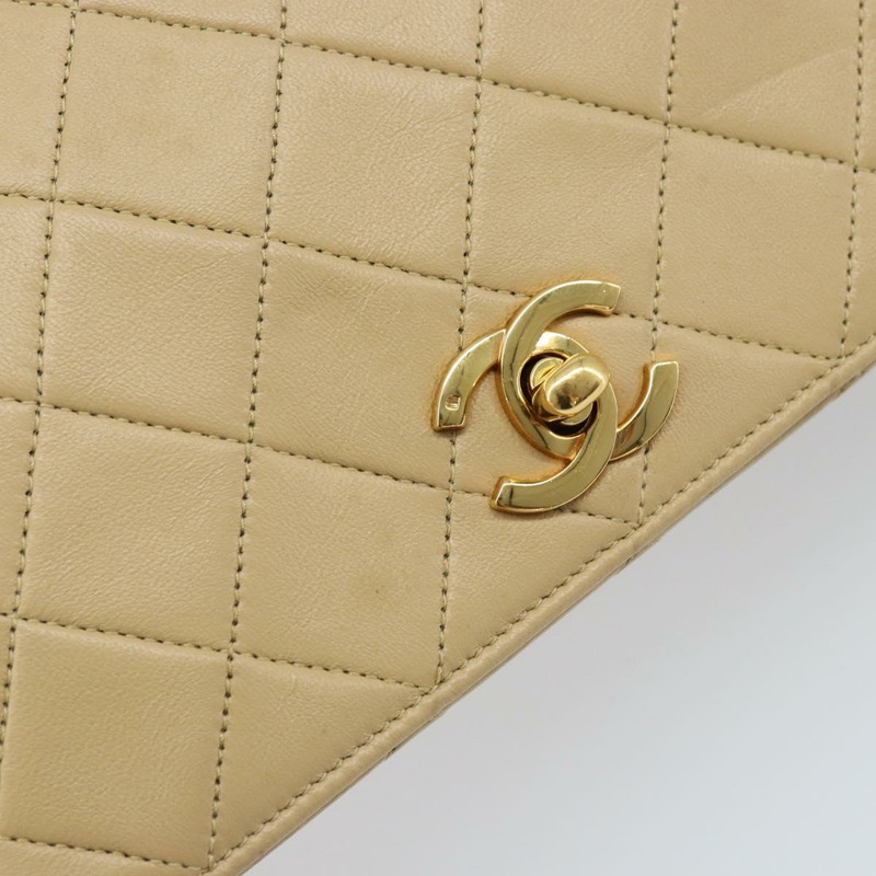 【日本直送】香奈兒 (CHANEL) 絎縫鏈條肩背包，羊皮材質，米色，金色雙C標誌，正品編號 172994SAV-14