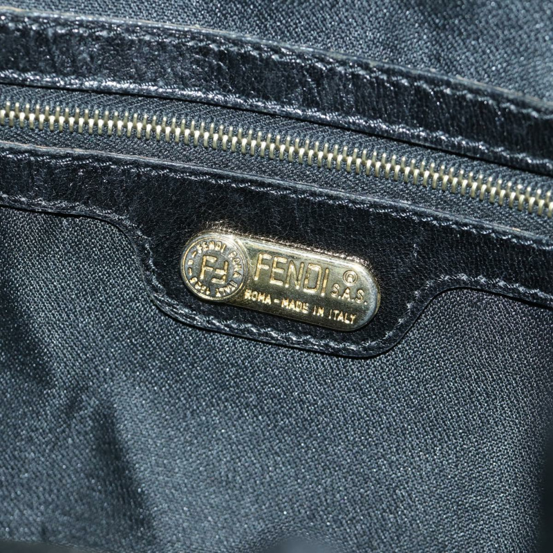 【日本直送】FENDI Mamma Baguette 肩背包 麂皮 黑色 金色 正品 172703A-17