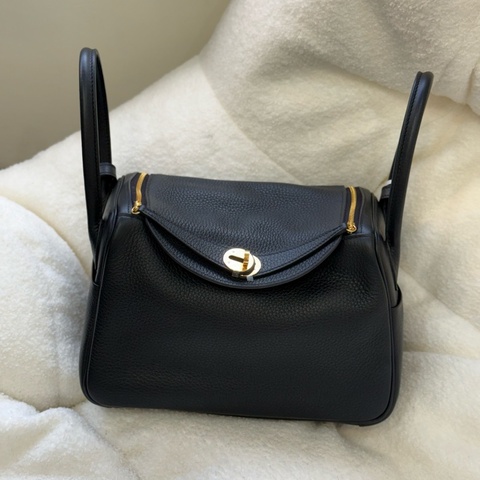(台灣購證🇹🇼）Hermes lindy26 黑金 W刻 ✨膠膜未撕