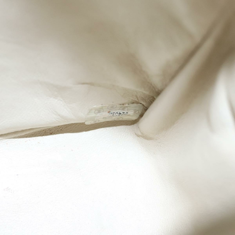 【日本直送】香奈兒條紋絎縫鏈條肩背包，帆布材質，白色/灰色，CC標誌，正品編號110304SAV-9