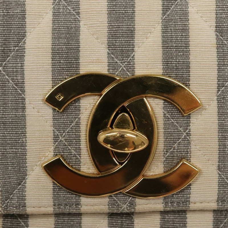 【日本直送】香奈兒條紋絎縫鏈條肩背包，帆布材質，白色/灰色，CC標誌，正品編號110304SAV-19