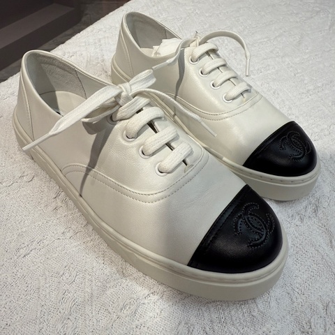 chanel香奈兒 小白鞋 全新