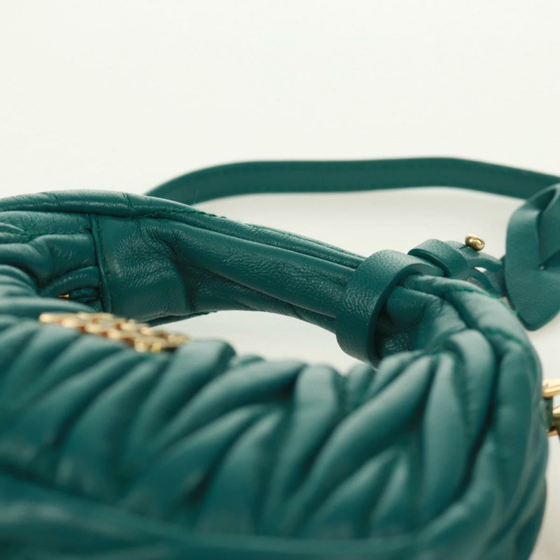 【日本直送】Miu Miu Matelasse Micro Hobo 單肩包，皮革材質，綠色/金色，正品，貨號 168972SM-6